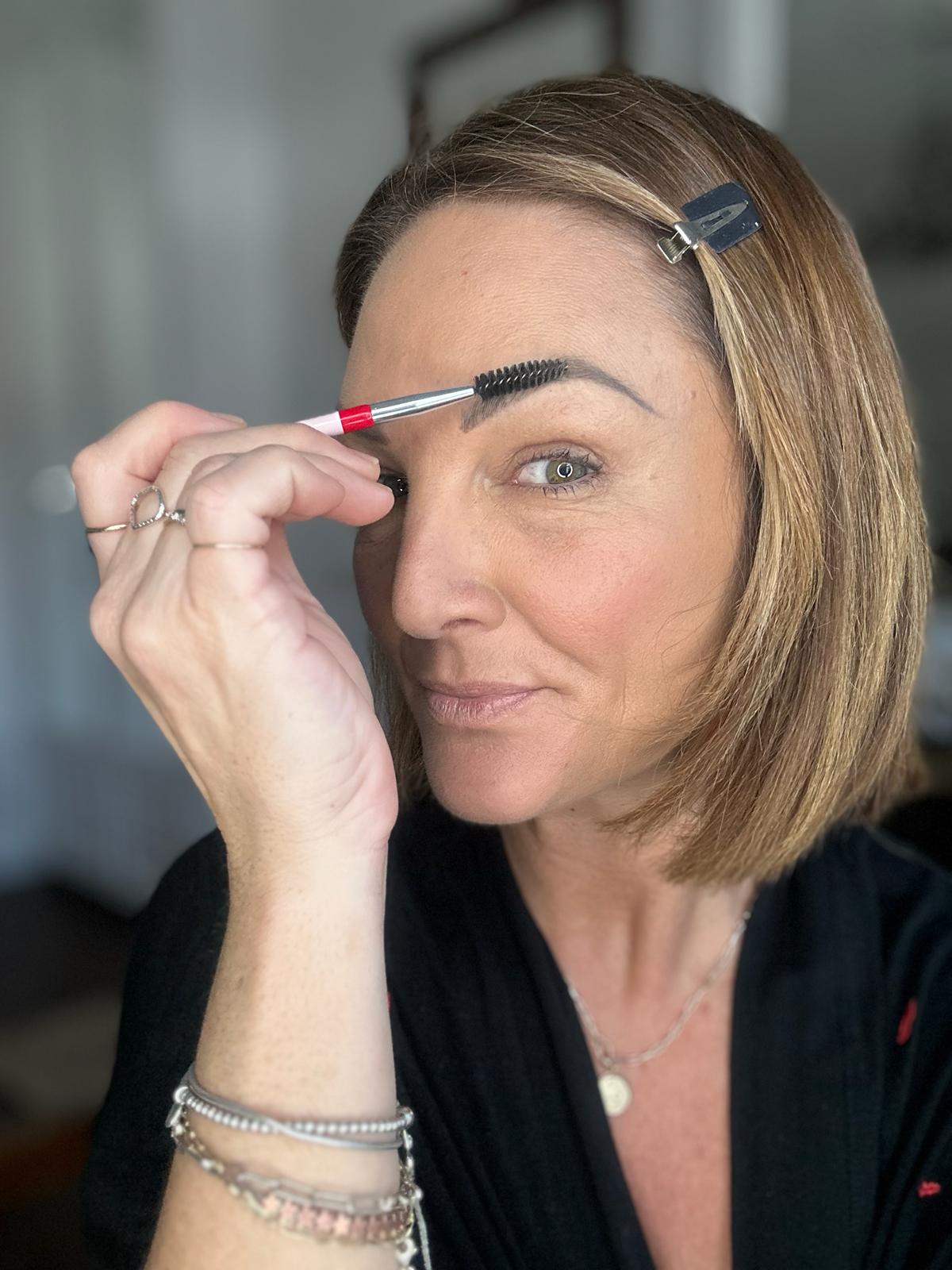 Angled Eyebrow Brush With Spoolie For Precision & Definition