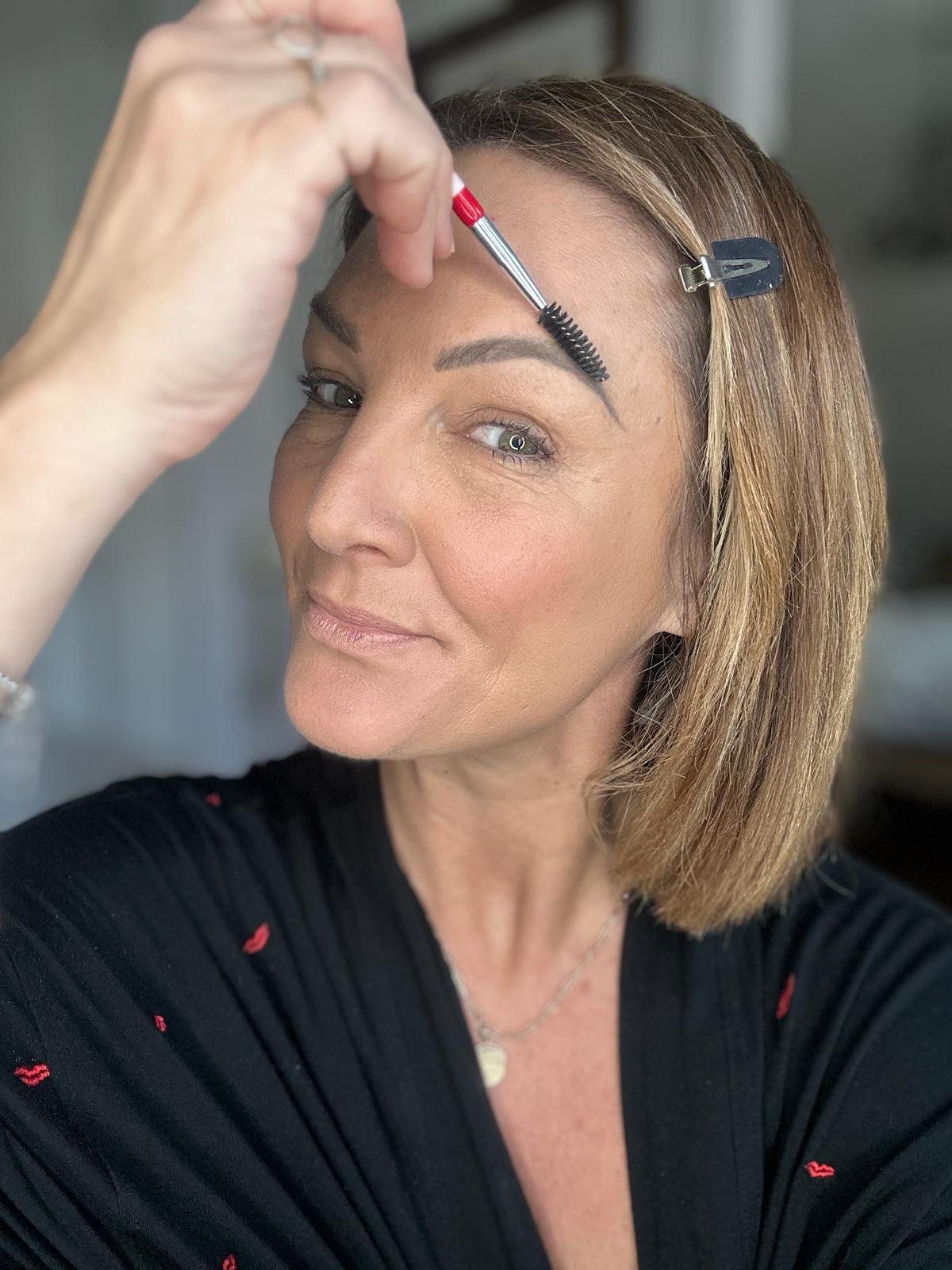 Angled Eyebrow Brush With Spoolie For Precision & Definition