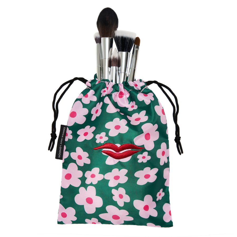 Convenient Makeup brush storage