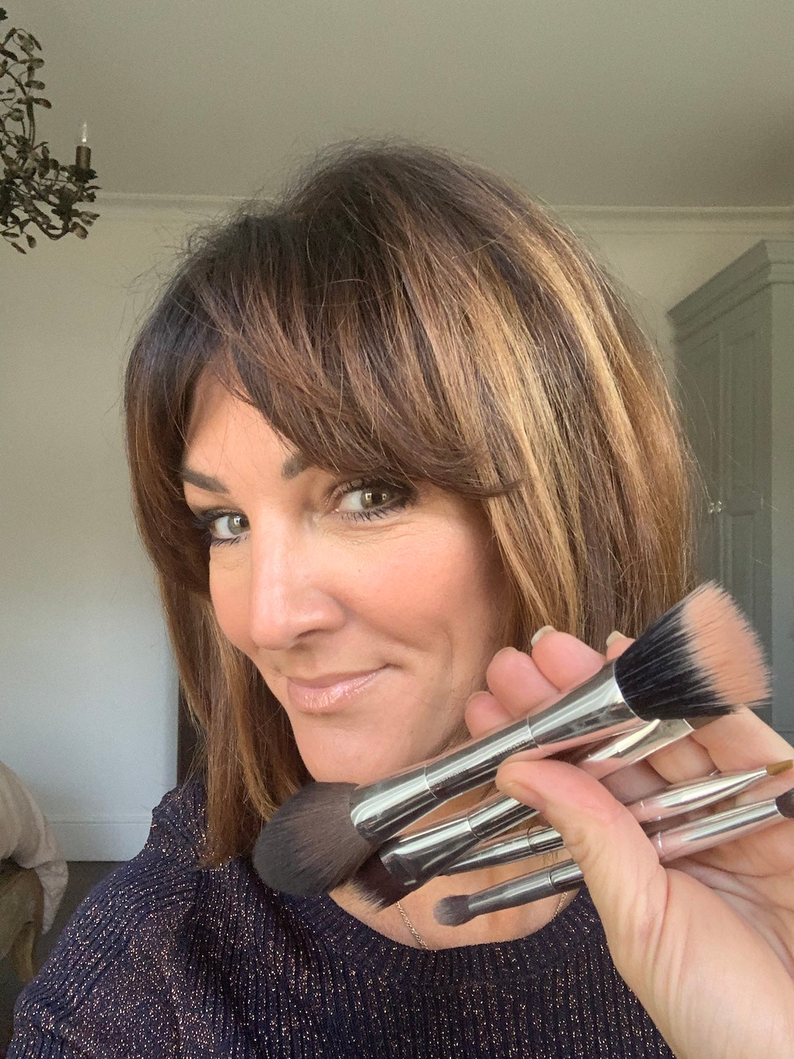 Donna talks you through our brand new double ended brush kit!