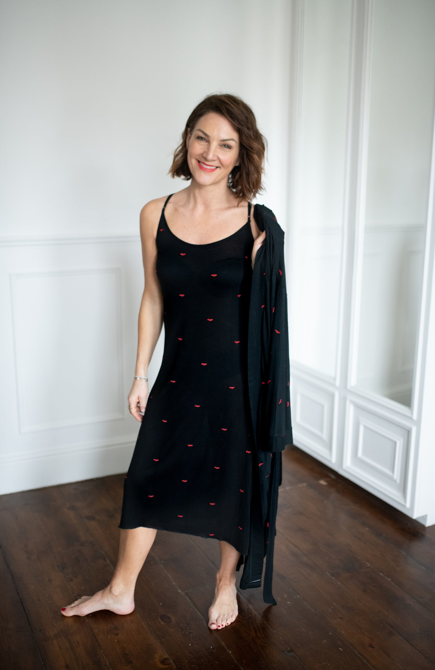 SALE: Black Nightdress with red lip - Size 20 - end of line