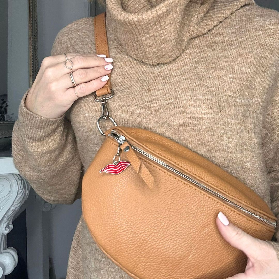 Everyday Crossbody Bag in Tan leather