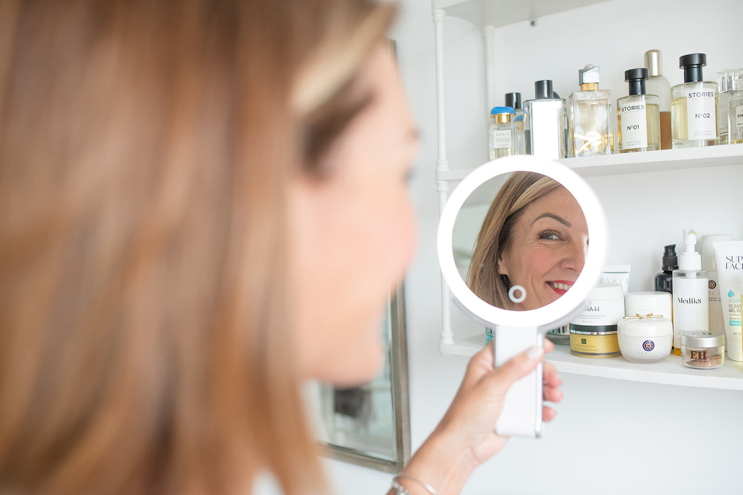 LED vanity mirror with magnification