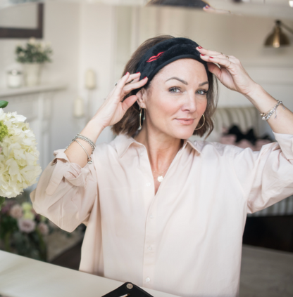 Adjustable Spa Style Headband with Red Lip in Black