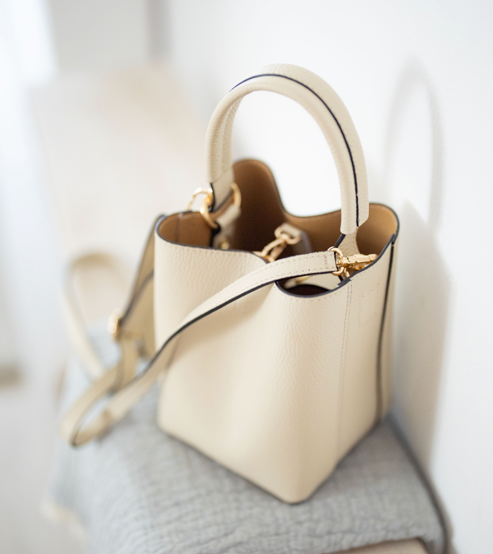 Bucket Bow Bag in Cream Leather