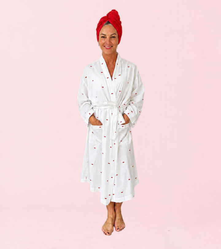 Red lip embroidered dressing gown : S/M or L/XL
