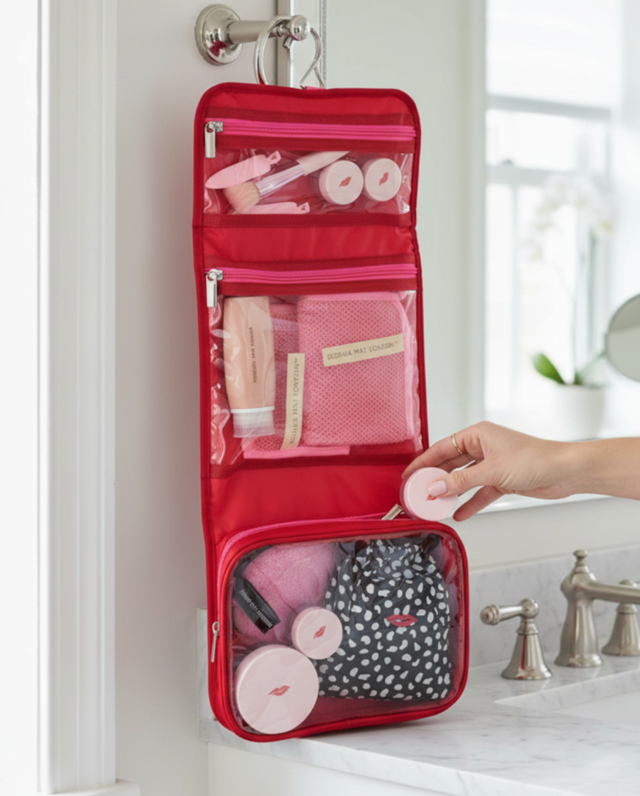 Fold &amp; Go Hanging Wash Bag in Red