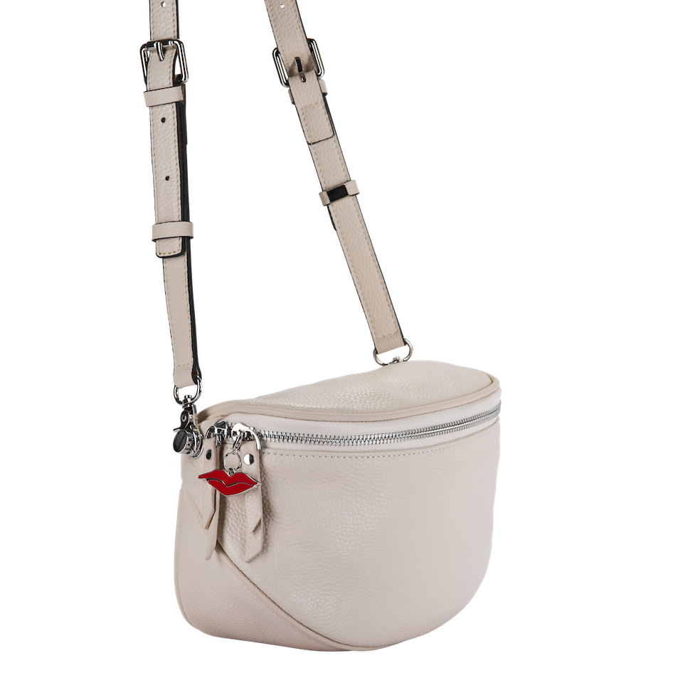 Timeless winter white handbag