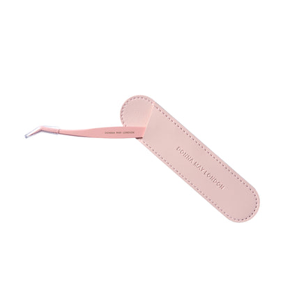 Applying pre-glued underlashes with non-stick Donna May London tweezers – precise grip and mess-free lash placement