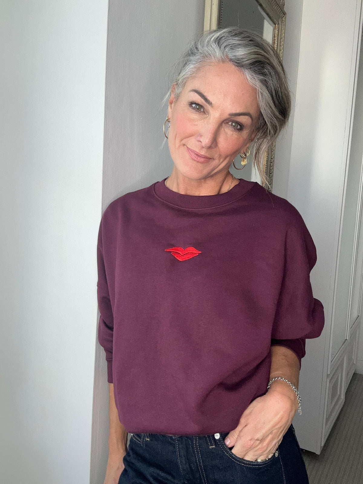 Lip Embroidered Sweatshirt - Burgundy