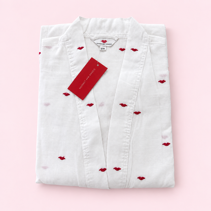 Red lip embroidered dressing gown : S/M or L/XL